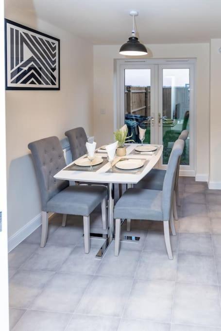 Villa Cozy 3 Bed Sasha House In Beeston Nottingham Exterior foto